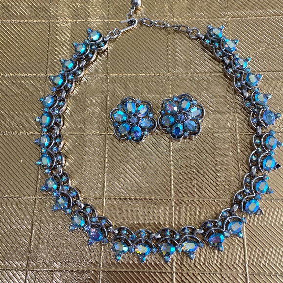 Vintage signed Crown Trifari Aurora Borealis necklace earring set. T18 - Picture 3 of 9